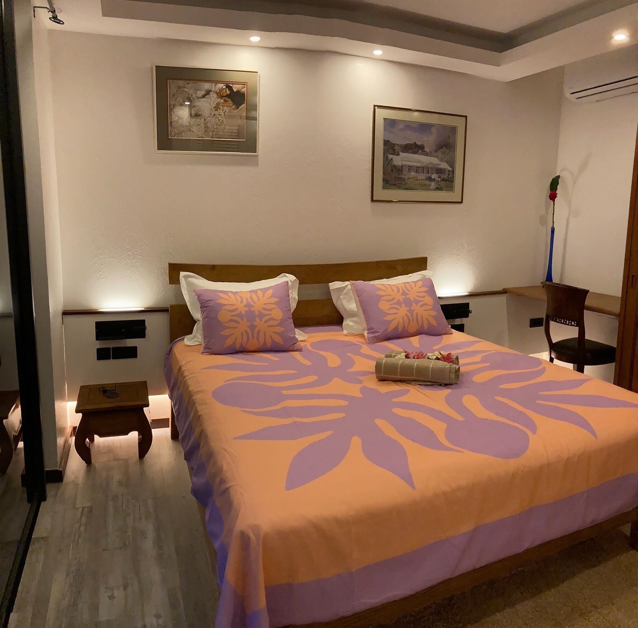 3 slaapkamers, een kluis op de kamer, een bureau