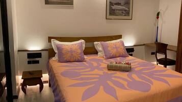 3 habitaciones, caja de seguridad en la habitación y escritorio