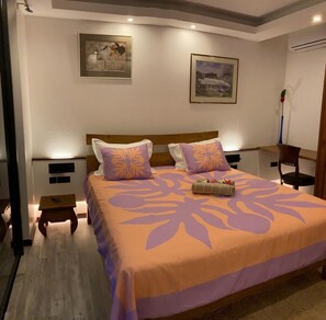 3 bedrooms, in-room safe, desk, iron/ironing board