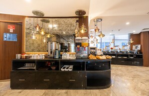 Free daily buffet breakfast - Al Salam Hotel (Kuwait City)