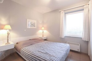 2 bedrooms, free WiFi - Apartment in Belgium near Coastal Charm (Oostduinkerke)