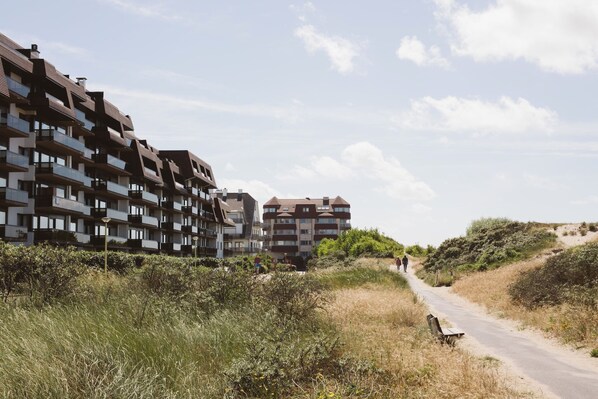 Immediate Surroundings [summer] (<1 km)