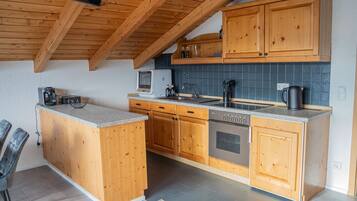 Kühlschrank, Ofen, Herdplatte, Geschirrspüler