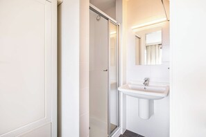 Bathroom - Apartment by the Coast with Sunny Terrace (Oostduinkerke)