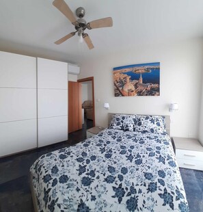 2 chambres, fer et planche à repasser, lit parapluie, Wi-Fi