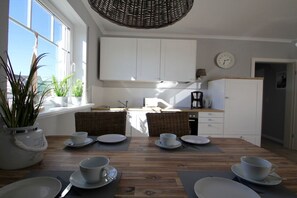 Kylskåp, ugn, spishäll och diskmaskin