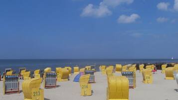 Una spiaggia nelle vicinanze