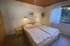 2 chambres, fer et planche à repasser, accès au Wi-Fi (inclus)