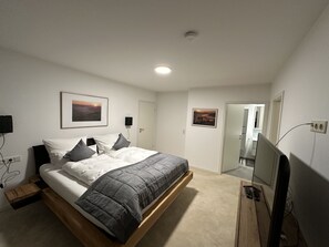 2 Schlafzimmer, Reisekinderbett, WLAN, Bettwäsche
