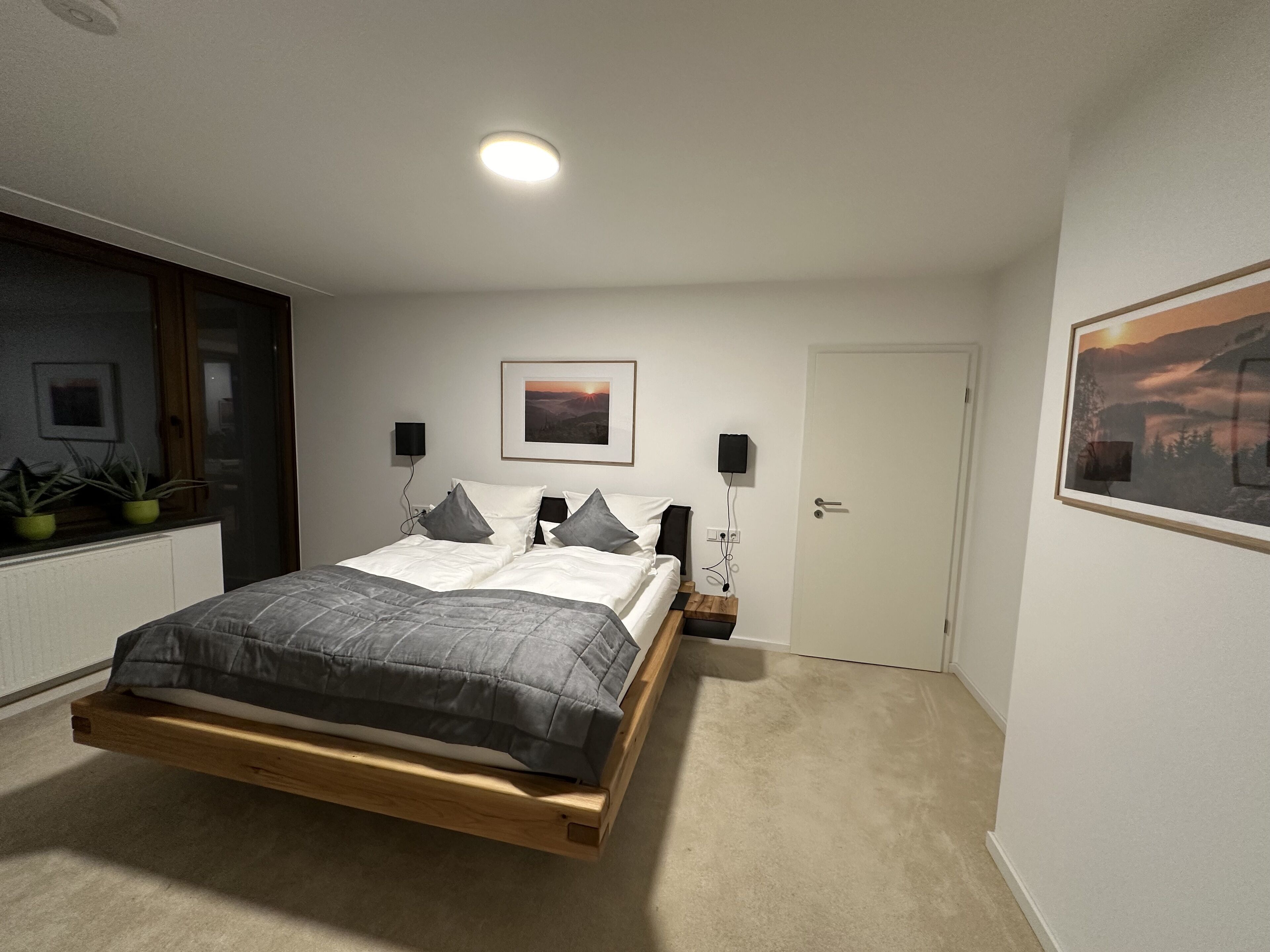 2 makuuhuonetta, vauvan matkasänky, Wi-Fi, vuodevaatteet