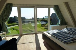 2 chambres, fer et planche à repasser