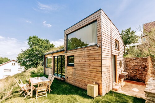 Tinyhouse Minimalus mit Panorama Schlafloft im Grünen mit Outdoordusche