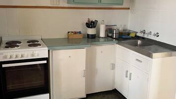 冰箱、微波炉、烤箱、炉灶