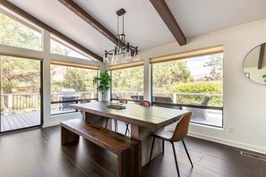 Dining - Modern Home w Red Rock View-10 min walk to Uptown (Sedona)