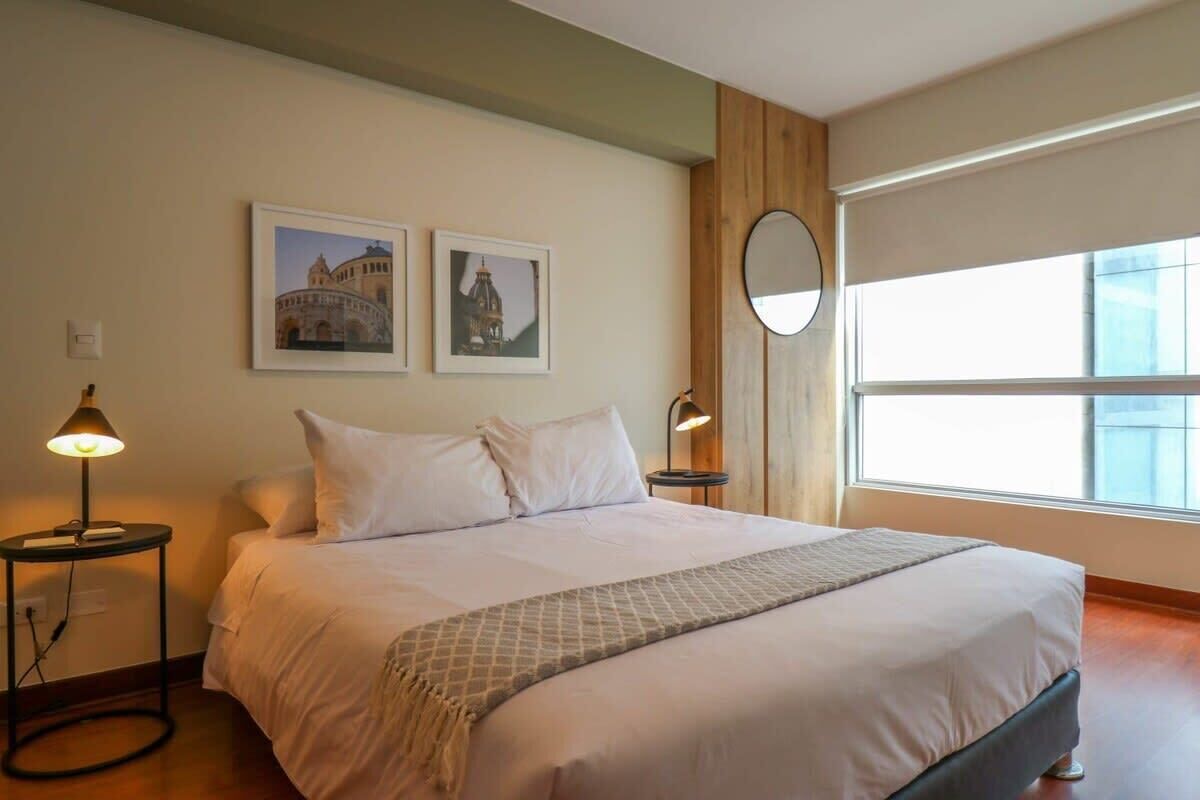 2 bedrooms, desk, iron/ironing board, WiFi