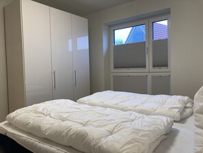 2 Schlafzimmer, Reisekinderbett, kostenloses WLAN