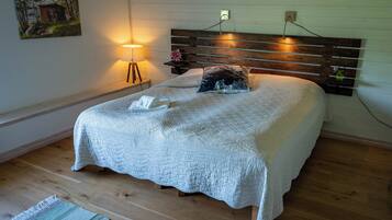 Comfort dubbelrum - icke-rökare - eget badrum | Individuell inredning, unika möbler och ljudisolering