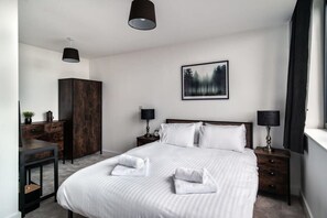 1 bedroom, desk, iron/ironing board, WiFi