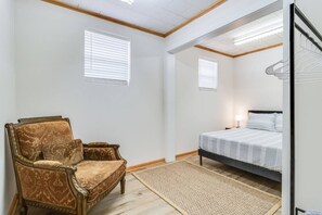 3 bedrooms, desk, iron/ironing board, travel cot