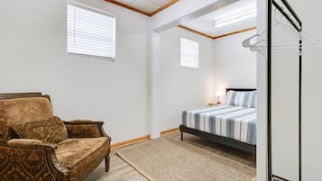 3 camere, una scrivania, ferro/asse da stiro, culla da viaggio