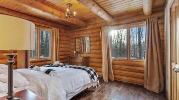 4 quartos, escrivaninha, ferros/tábuas de passar roupa, Wi-Fi