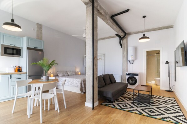 Iron/ironing board, free WiFi, bed sheets - Housing San Modesto by Sharing Co (Madrid)