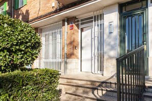 Exterior detail - Housing San Modesto by Sharing Co (Madrid)