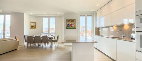 Fridge, microwave, oven, dishwasher