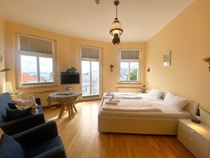 1 室のベッドルーム、WiFi (無料)、ベッドシーツ