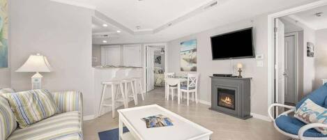 Una televisión, una chimenea