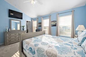 4 slaapkamers, een bureau, een strijkplank/strijkijzer, wifi