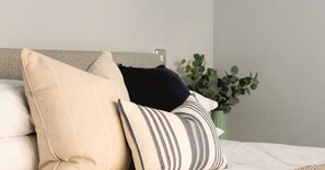 1 Schlafzimmer, Schreibtisch, Bügeleisen/Bügelbrett, Reisekinderbett