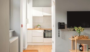 Frigorifero, forno, piano cottura, lavastoviglie