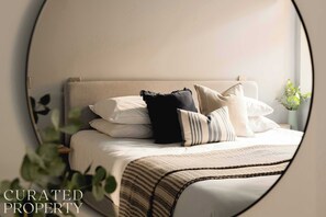 1 bedroom, iron/ironing board, travel cot, WiFi
