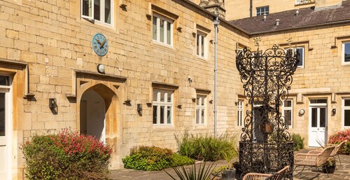 St Catherine's Hospital - Deluxe Apartment