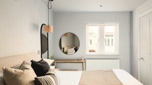 1 habitación, tabla de planchar con plancha, cuna de viaje y wifi 