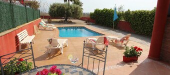 Maison avec piscine, clim, WiFi gratuit, près de la mer, animaux bienvenus, plages et gastronomie locales