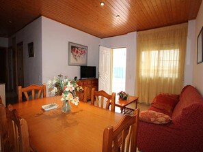 Dining - Holiday Home by the Sea: WiFi, Private Pool, A/C, Pet-Friendly, Near Dog Beach (Deltebre)