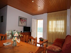 Interior - Holiday Home by the Sea: WiFi, Private Pool, A/C, Pet-Friendly, Near Dog Beach (Deltebre)