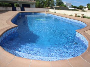 Pool - Family Getaway: Near Beach, Pool, Pet-Friendly, Free WiFi, A/C Optional, Dog Beach Nearby (Deltebre)