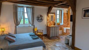 2 bedrooms, bed sheets