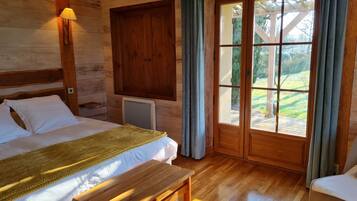 2 bedrooms, bed sheets