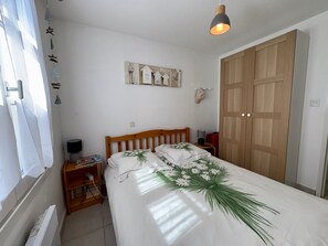 2 bedrooms