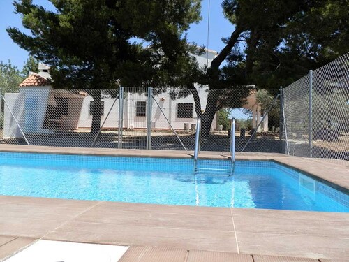 Ideales Ferienhaus: Nahe zum Strand, Privatpool, kostenloses WLAN, haustierfreundlich, Hundestrand
