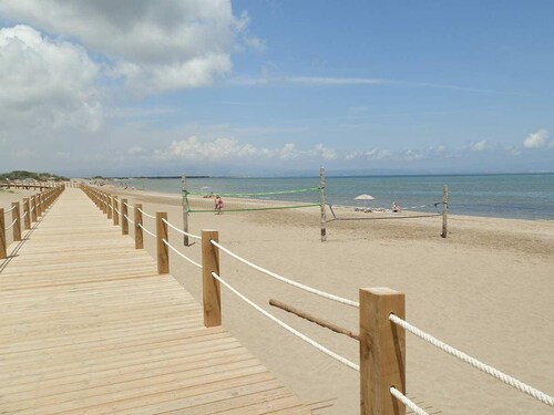 Pet-Friendly Beachside Apt with Pool, Free WiFi, Optional A/C, Near Dog Beach