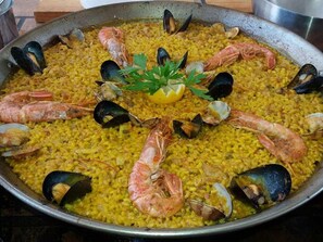 Alimentos y bebidas