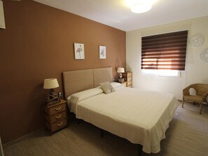 3 quartos, Wi-Fi de cortesia, roupa de cama