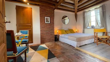 2 bedrooms, bed sheets
