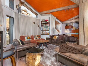 Télévision, cheminée