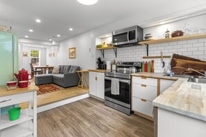 Fridge, microwave, oven, stovetop - The Bannerman Dedicated Parking (St. John's)